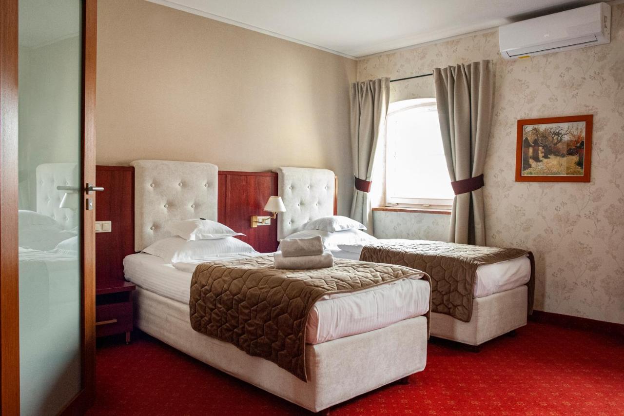 Hotel Spichlerz Lubawa Экстерьер фото