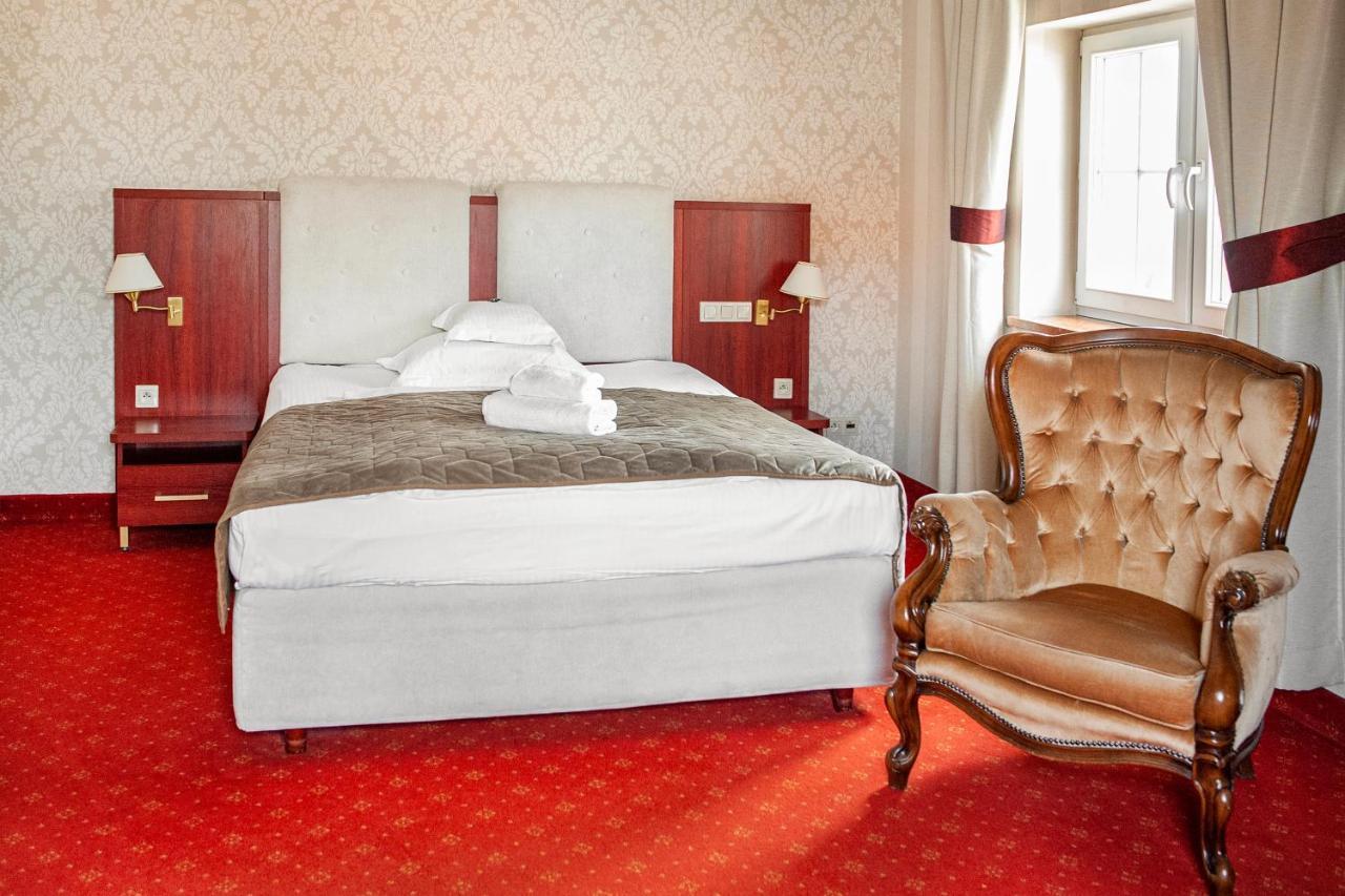 Hotel Spichlerz Lubawa Экстерьер фото
