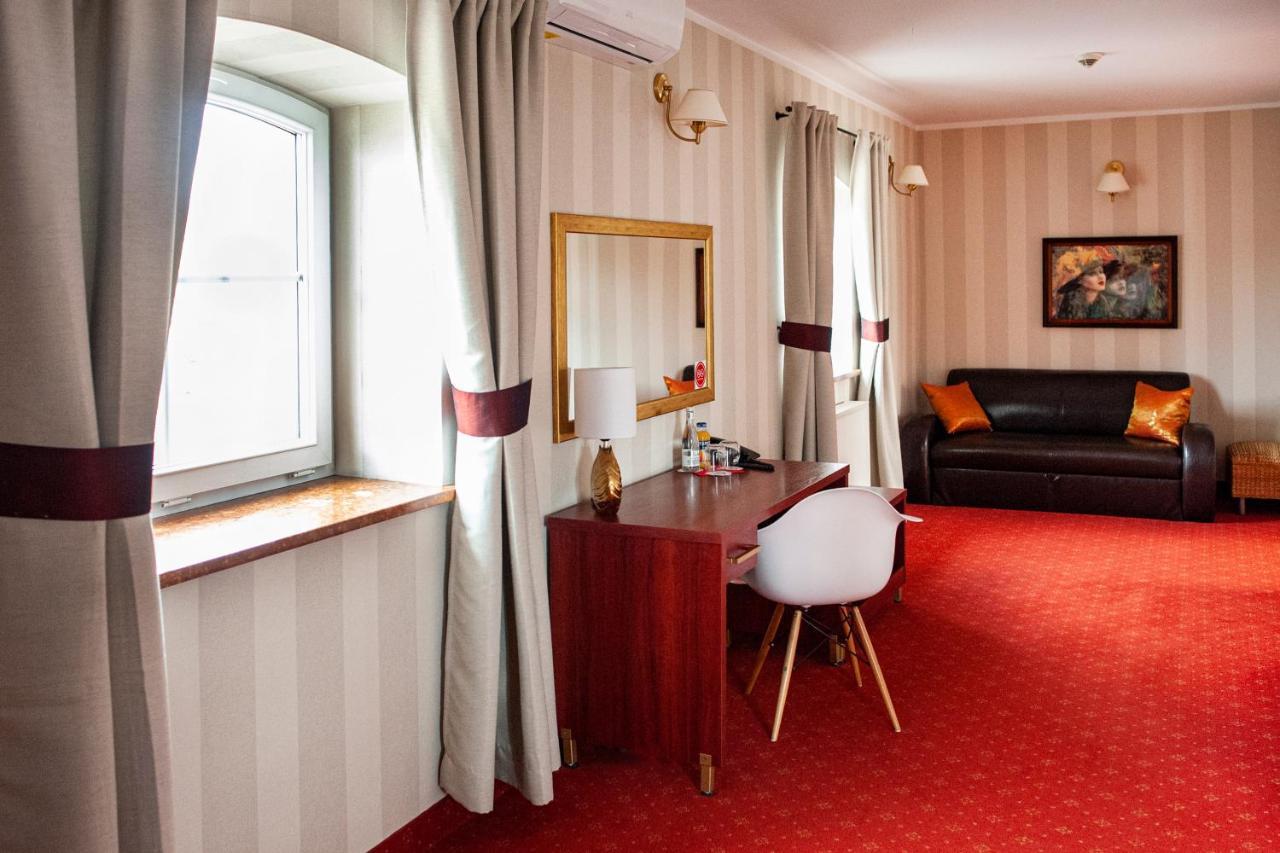 Hotel Spichlerz Lubawa Экстерьер фото