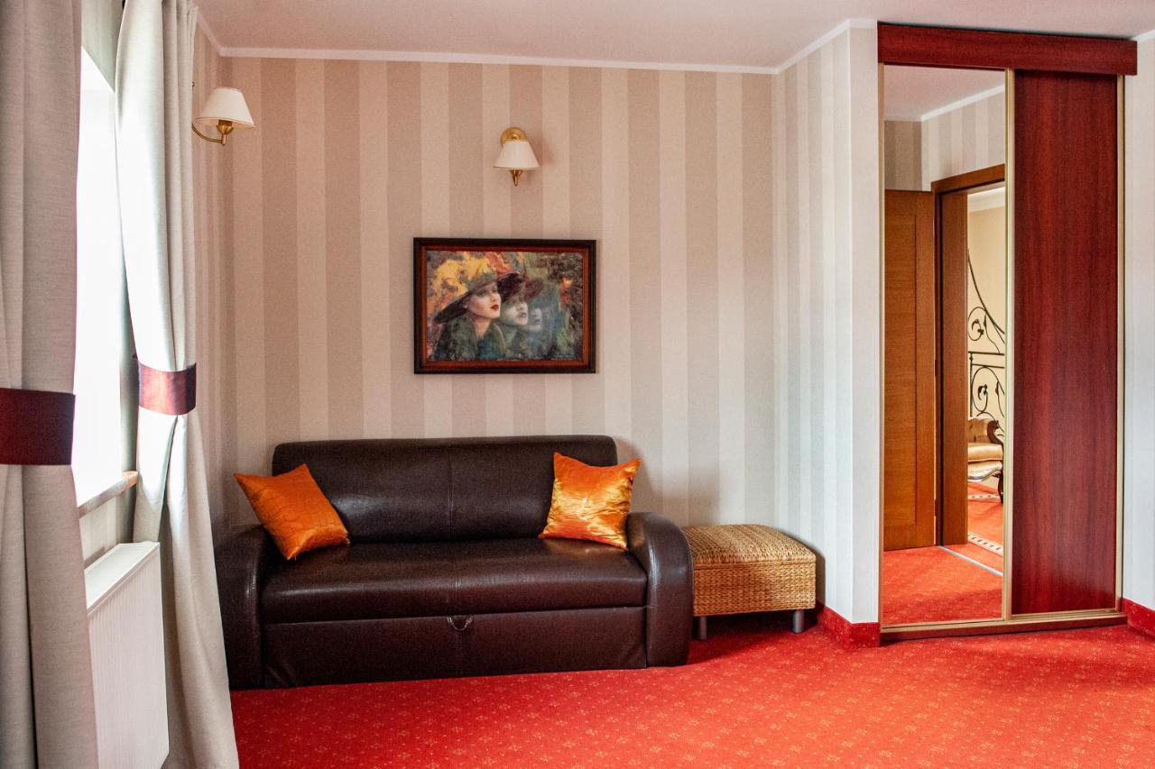 Hotel Spichlerz Lubawa Экстерьер фото